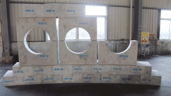 首鋼京唐1#高爐瑞爾陶瓷墊、風口組合磚砌筑完成